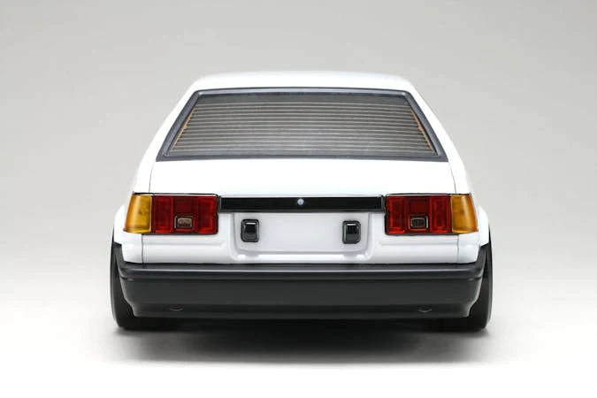 #SD-AE86L2B - TOYOTA Corolla Levin (AE86) 2-Door Body Set
Yokomo - Image 7