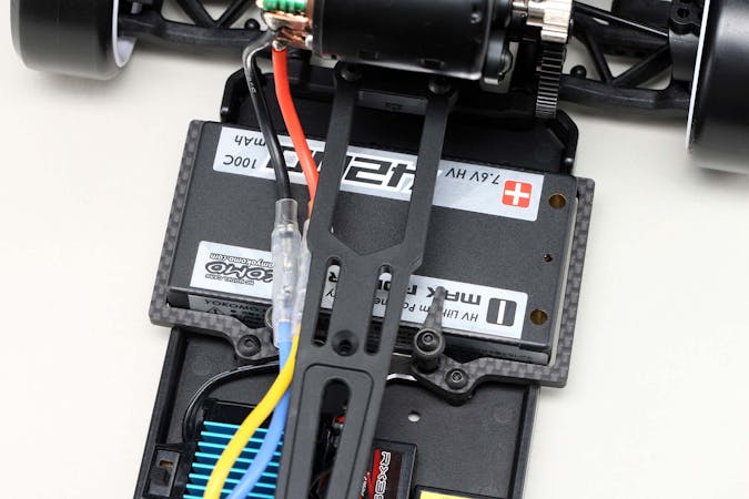 Yokomo RD-118CG - Mat Graphite Battery Holder set - Image 2